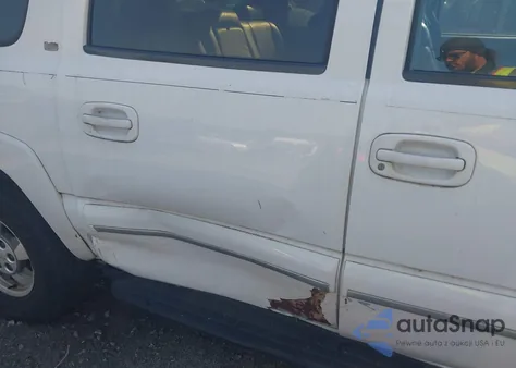 2003 Chevrolet Suburban K1500 z USA, uszkodzony, nr VIN 3GNFK16Z83G336017